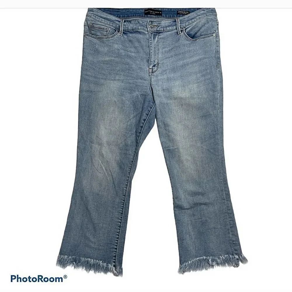 Sanctuary Denim Connector Kick Crop Frayed Hems in Heron light blue size 32.